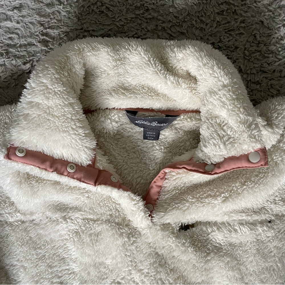 Eddie Bauer size small cream Sherpa fleece